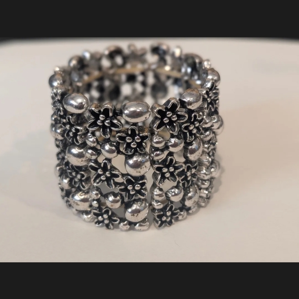 Silver Floral Metal Stretch Bracelet